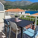 Sisevic - Comfort With Balconies And Sea View Appartamento *