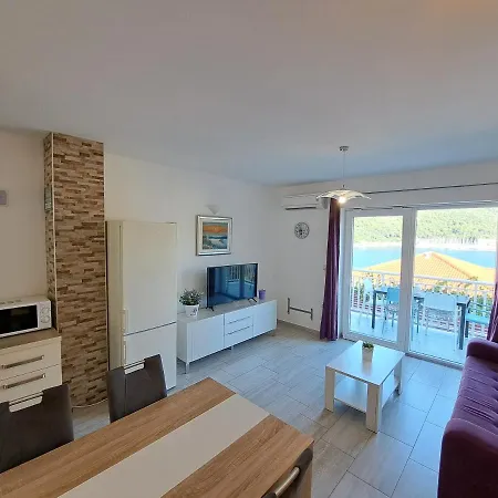 Sisevic - Comfort With Balconies And Sea View Daire