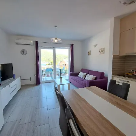 Sisevic - Comfort With Balconies And Sea View * Slano