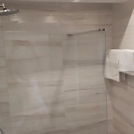 Sisevic - Comfort With Balconies And Sea View Daire