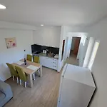 Appartement Sisevic - Comfort With Balconies And Sea View Slano