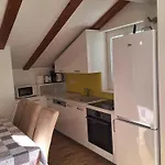 Appartement Sisevic - Comfort With Balconies And Sea View