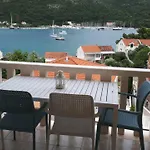 Sisevic - Comfort With Balconies And Sea View * Slano