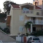 Sisevic - Comfort With Balconies And Sea View Daire *
