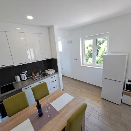 Sisevic - Comfort With Balconies And Sea View Appartamento Slano