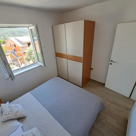Apartament Sisevic - Comfort With Balconies And Sea View