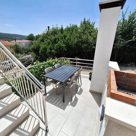 Sisevic - Comfort With Balconies And Sea View Διαμέρισμα Slano