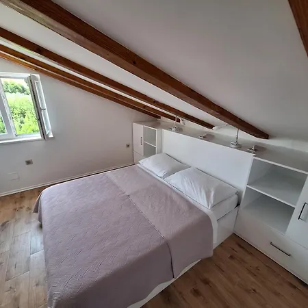 Sisevic - Comfort With Balconies And Sea View Apartament