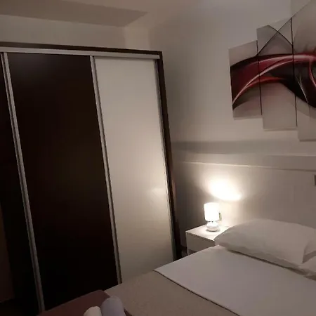 Sisevic - Comfort With Balconies And Sea View Appartamento *