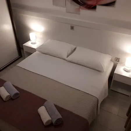 Sisevic - Comfort With Balconies And Sea View Apartament *