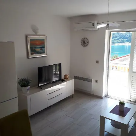 Sisevic - Comfort With Balconies And Sea View Appartamento Slano