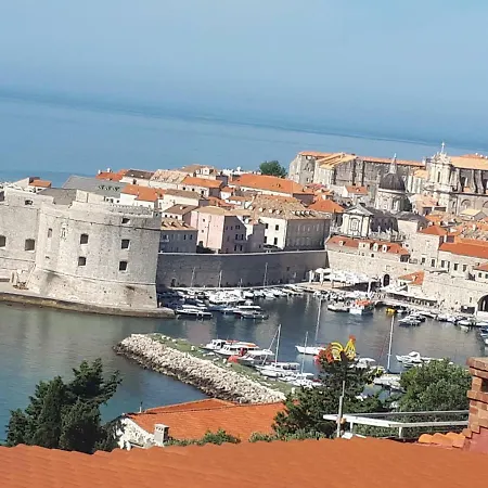 Sisevic - Comfort With Balconies And Sea View