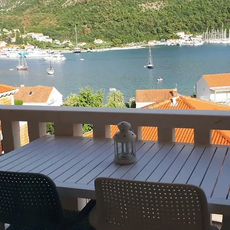 Sisevic - Comfort With Balconies And Sea View Apartament