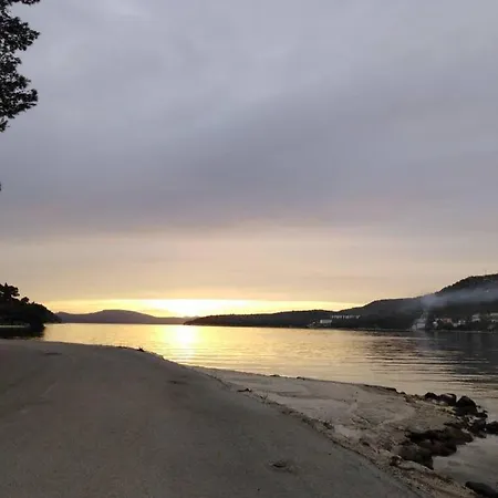 Sisevic - Comfort With Balconies And Sea View * Slano