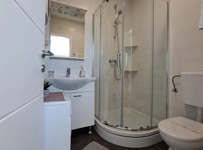 Sisevic - Comfort With Balconies And Sea View * Slano