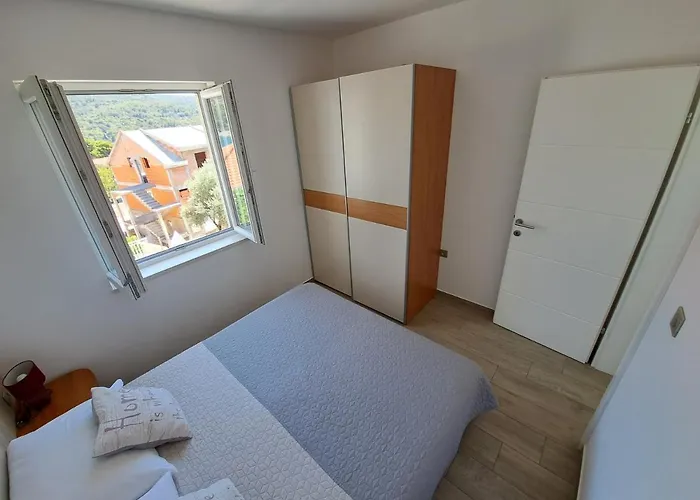 Διαμέρισμα Sisevic - Comfort With Balconies And Sea View