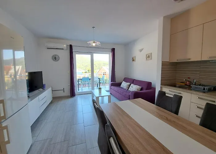 Sisevic - Comfort With Balconies And Sea View * Slano