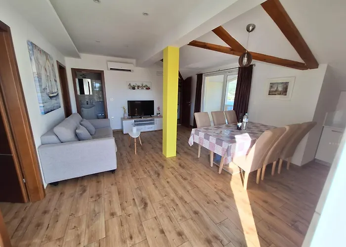 Sisevic - Comfort With Balconies And Sea View * Slano