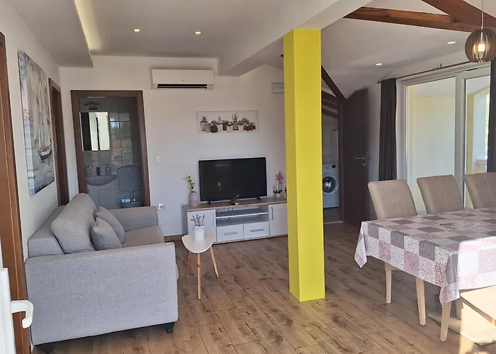 Sisevic - Comfort With Balconies And Sea View