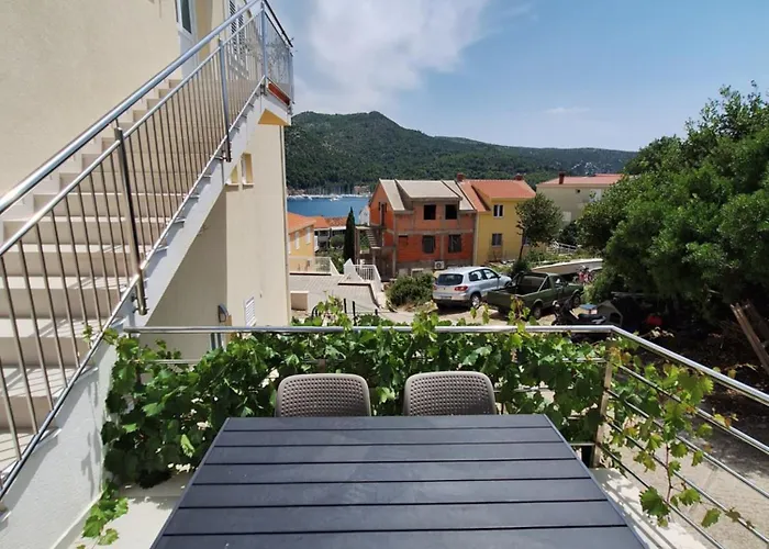 Sisevic - Comfort With Balconies And Sea View Slano