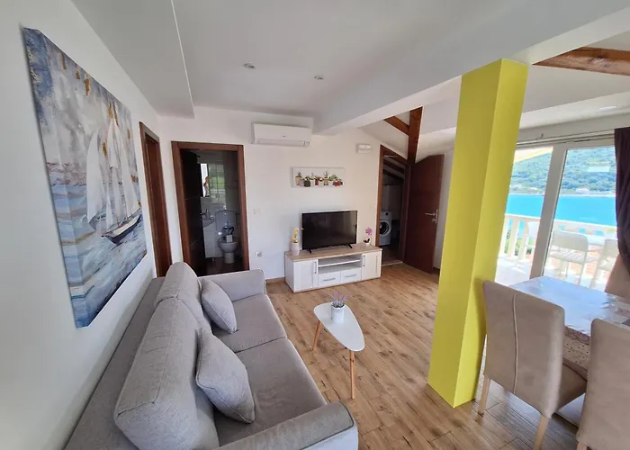 Sisevic - Comfort With Balconies And Sea View