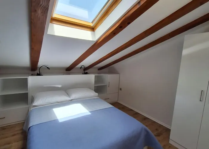 Sisevic - Comfort With Balconies And Sea View Slano