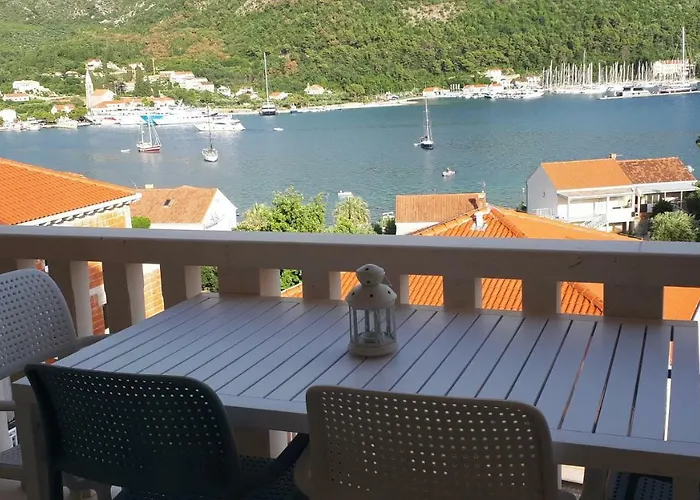 Sisevic - Comfort With Balconies And Sea View 아파트