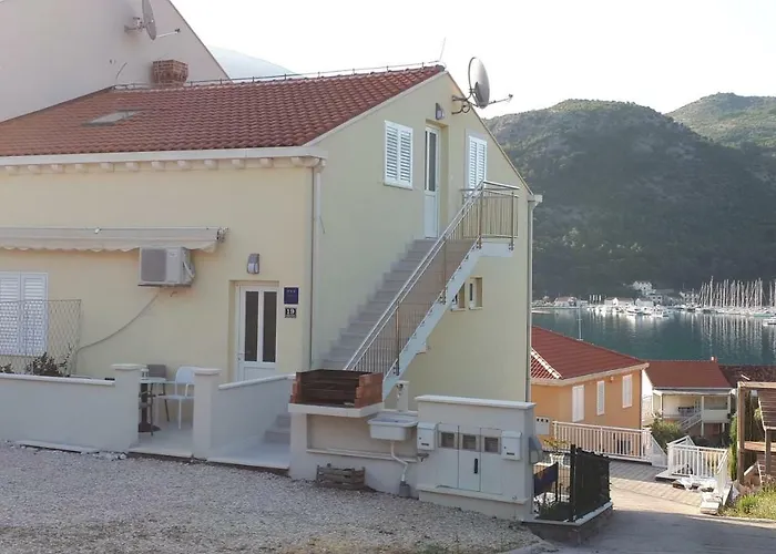 Sisevic - Comfort With Balconies And Sea View Διαμέρισμα Slano