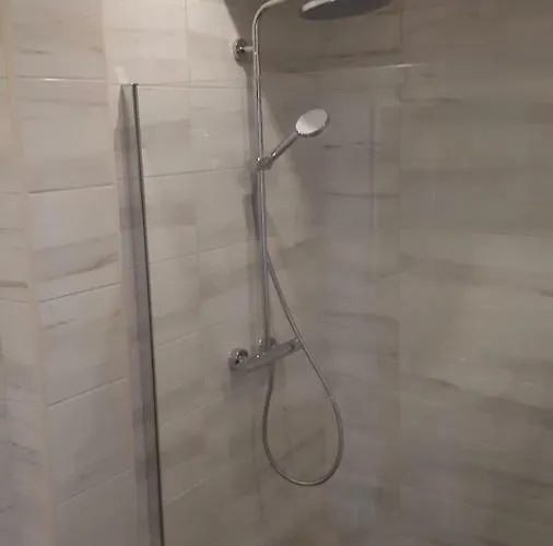 Sisevic - Comfort With Balconies And Sea View Slano